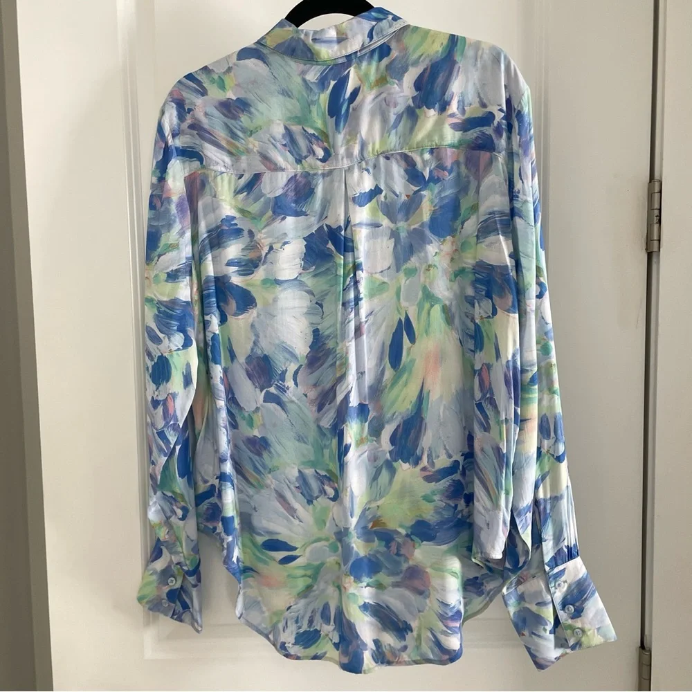 Bella Dahl Hidden Placket Button Up Blouse Painterly Floral. 14